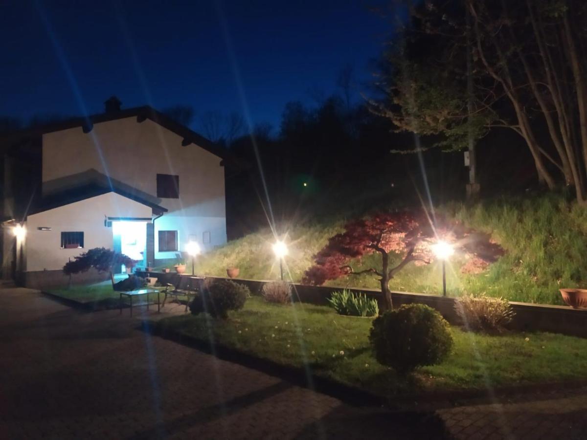 Appartamento La Casa Nel Bosco Rueglio Buitenkant foto