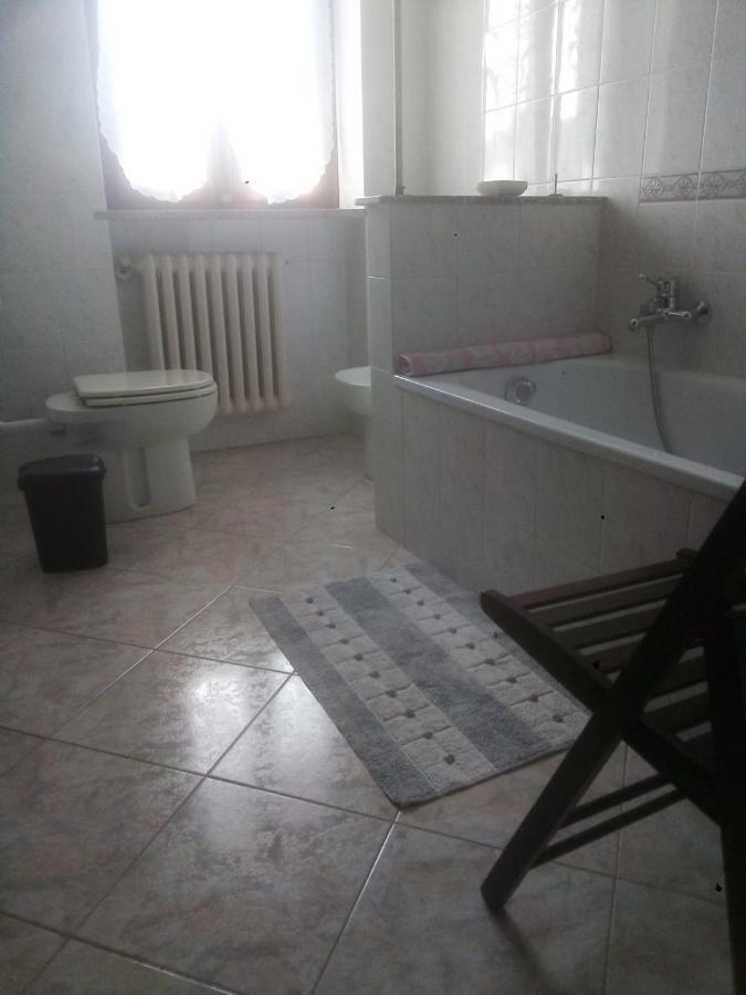 Appartamento La Casa Nel Bosco Rueglio Buitenkant foto