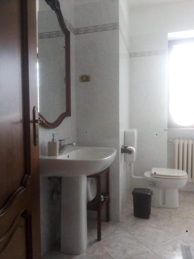 Appartamento La Casa Nel Bosco Rueglio Buitenkant foto
